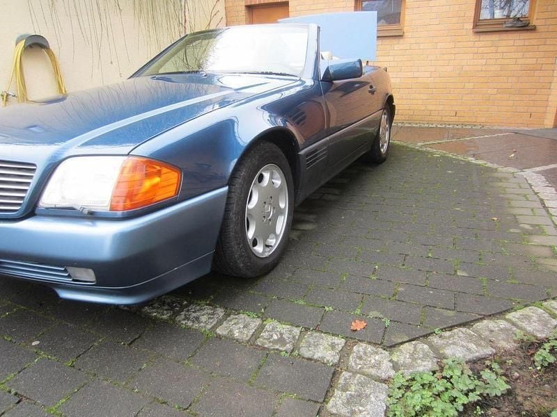 Blau Gebraucht 1989 Mercedes SL300 Cabrio | 11.950 € - Bild 1/4