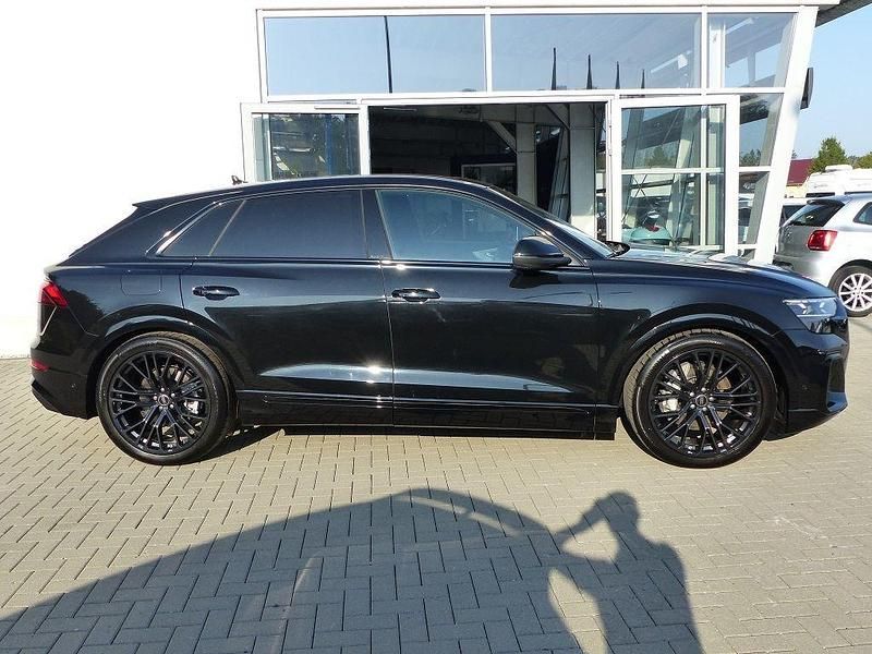 Gebraucht Audi Q8 S-Line 286 PS (210 kW) 2024 Schwarz SUV