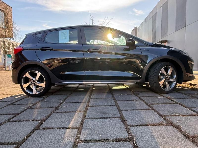 Gebraucht Ford Fiesta Active 86 PS (63 kW) 2019 Schwarz Kleinwagen