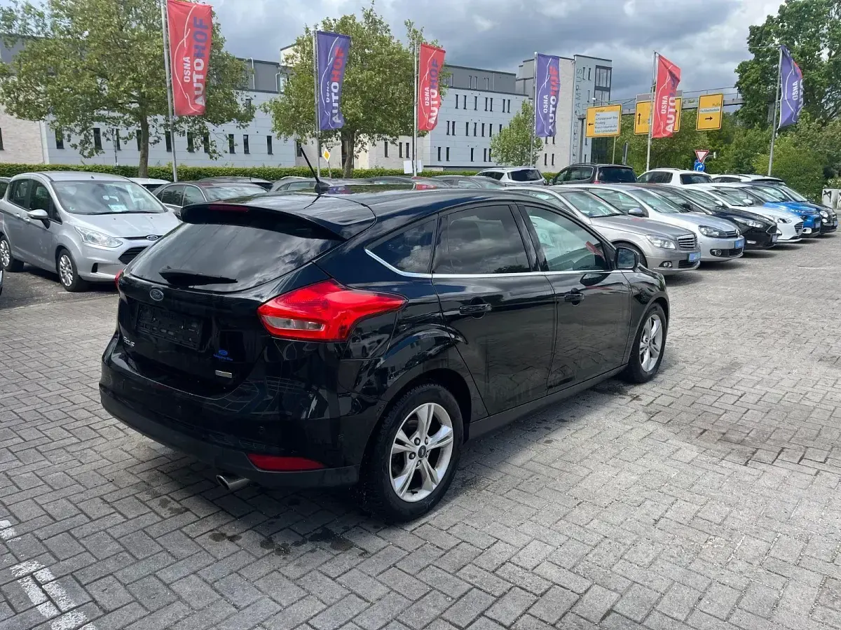 Gebraucht Ford Focus Titanium 150 PS (110 kW) 2018 Schwarz Limousine