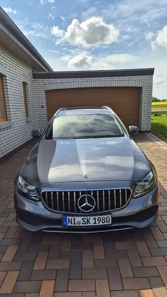 Gebraucht Mercedes E220 194 PS (142 kW) 2017 Grau Kombi