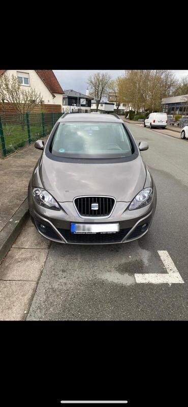 Grau Gebraucht 2015 Seat Altea XL Van / Kleinbus | 5.700 € (Fairer Preis) - Bild 1/4