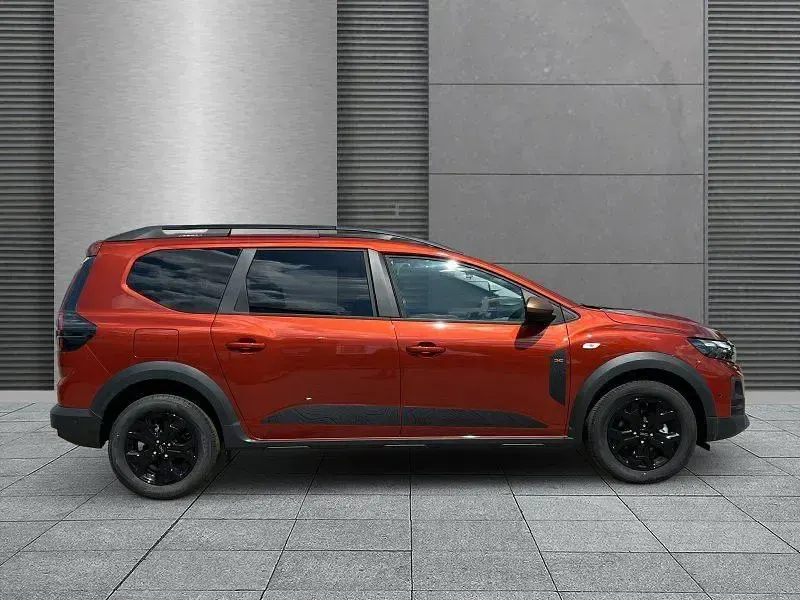 Neu Dacia Jogger Extreme 122 PS (89 kW) 2026 Braun Van / Kleinbus