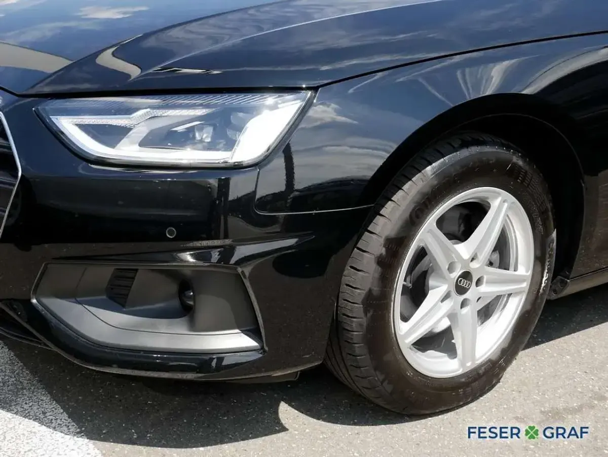 Gebraucht Audi A4 Business 163 PS (119 kW) 2023 Brillantschwarz Kombi