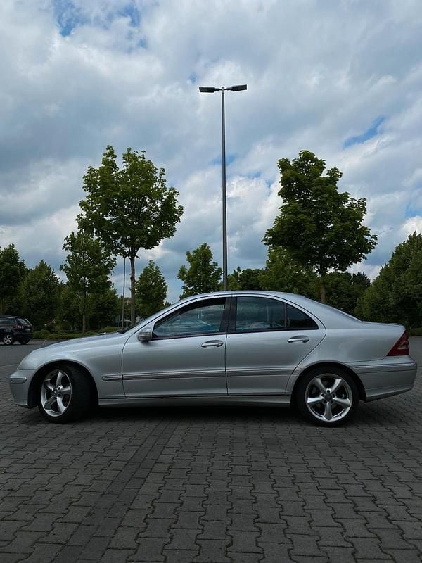 Gebraucht 2004 Mercedes C270 Limousine | 3.850 € (Guter Preis) - Bild 1/4