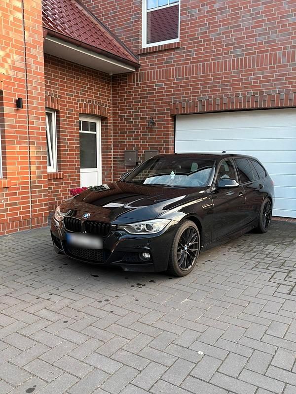 Gebraucht BMW 320 184 PS (135 kW) 2012 Schwarz Kombi