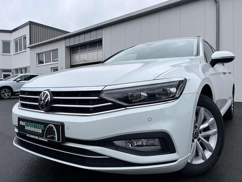 Pure white Gebraucht 2021 VW Passat Business Kombi | 24.460 € (Fairer Preis) - Bild 1/4