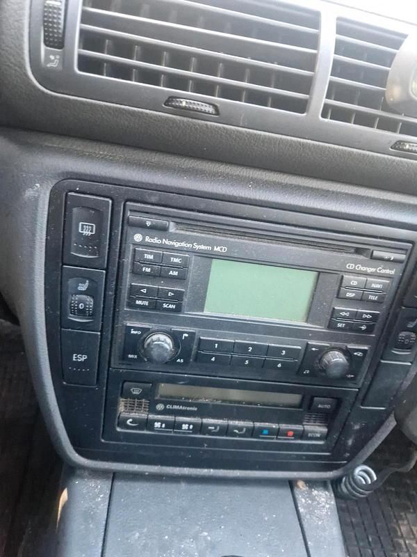 Second-hand VW Passat 130 CP (95 kW) 2005 Albastru Berlinǎ