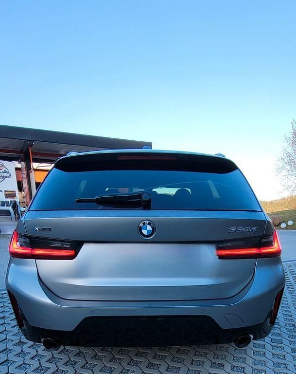 Gebraucht BMW 330 Performance 286 PS (210 kW) 2023 Grau Kombi