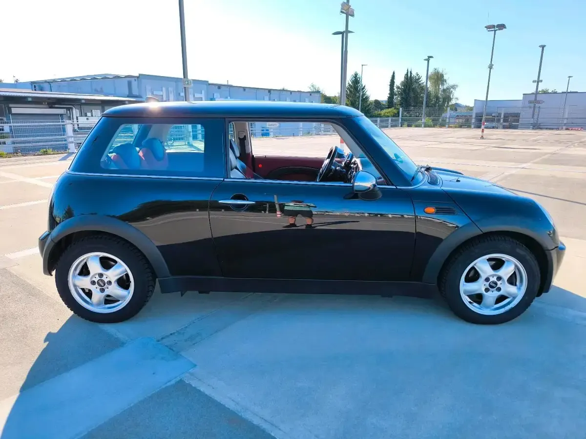 Gebraucht Mini ONE 90 PS (66 kW) 2004 Schwarz Kleinwagen