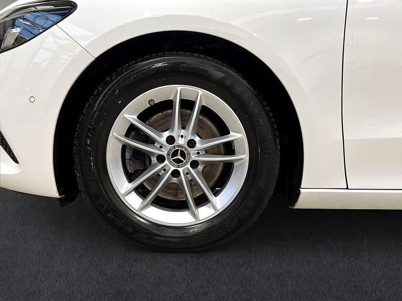 Gebraucht Mercedes B200 Style 150 PS (110 kW) 2020 Weiß Van / Kleinbus