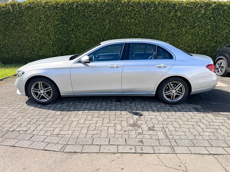 Usata Mercedes E200 184 CV (135 kW) 2016 Argento Berlina