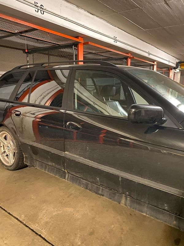 Gebraucht BMW 525 M Sport 192 PS (141 kW) 2002 Schwarz Kombi