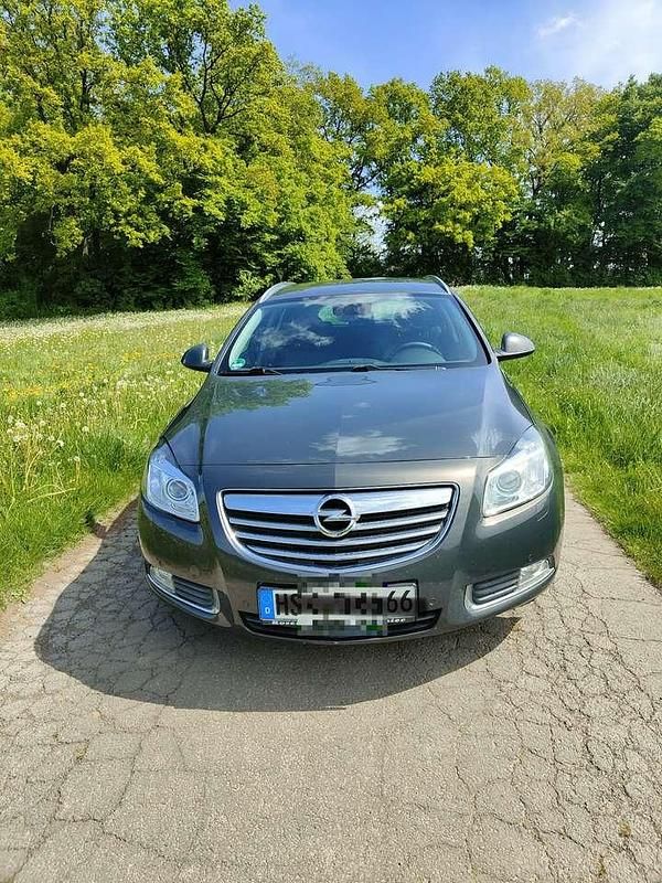 Schwarz Gebraucht 2013 Opel Insignia Active Kombi | 5.500 € (Fairer Preis) - Bild 1/4
