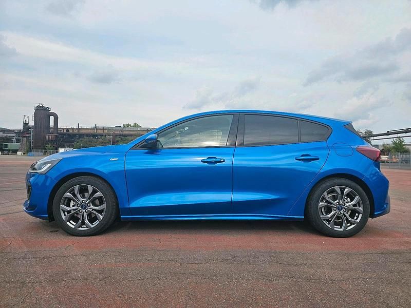 Gebraucht Ford Focus ST-Line 155 PS (114 kW) 2024 Blau Limousine