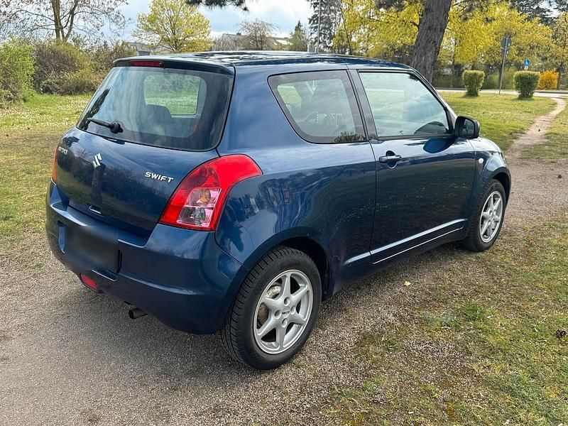 Gebraucht Suzuki Swift 91 PS (66 kW) 2008 Blau Kleinwagen