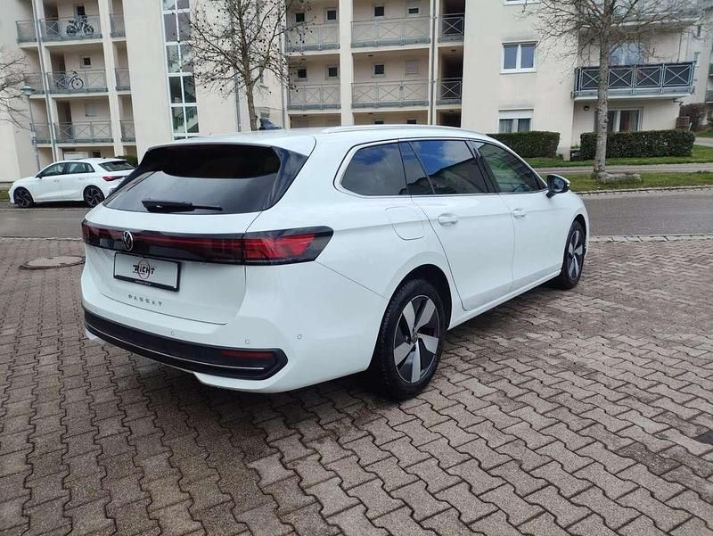 Gebraucht VW Passat Business 150 PS (110 kW) 2025 Weiß Kombi
