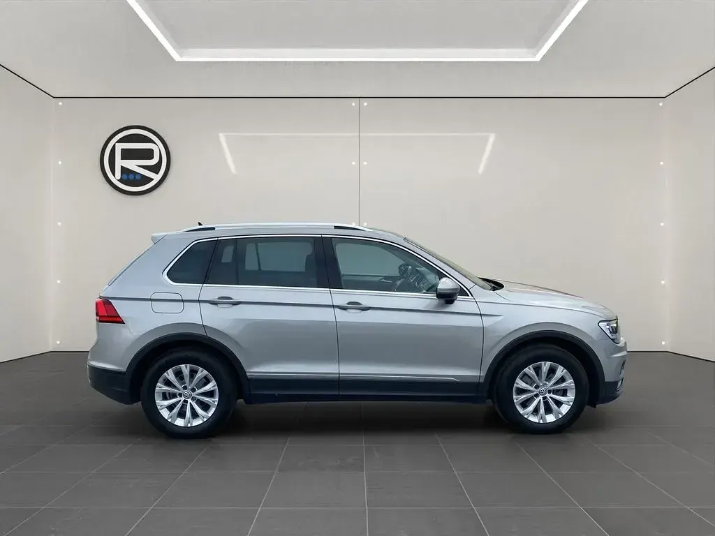 Gebraucht VW Tiguan Comfortline 150 PS (110 kW) 2020 Tungsten silver metallic SUV