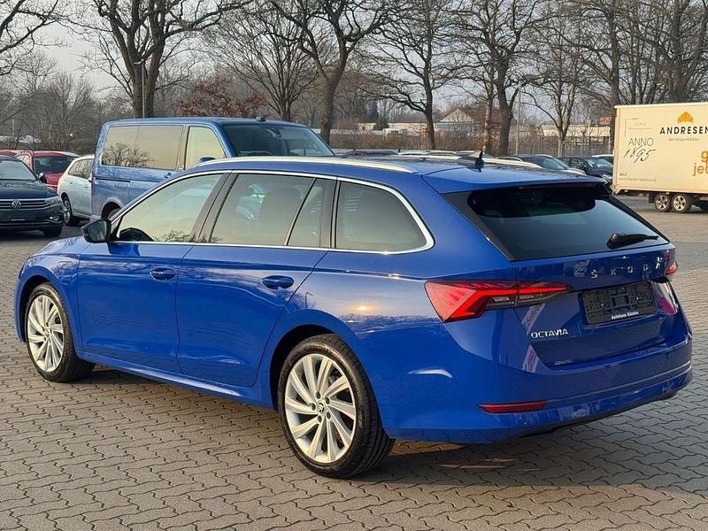 Gebraucht Skoda Octavia Style 204 PS (150 kW) 2022 Blau Kombi