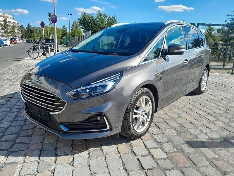 Grau Gebraucht 2020 Ford S-MAX Titanium Van / Kleinbus | 14.190 € (Guter Preis) - Bild 1/4