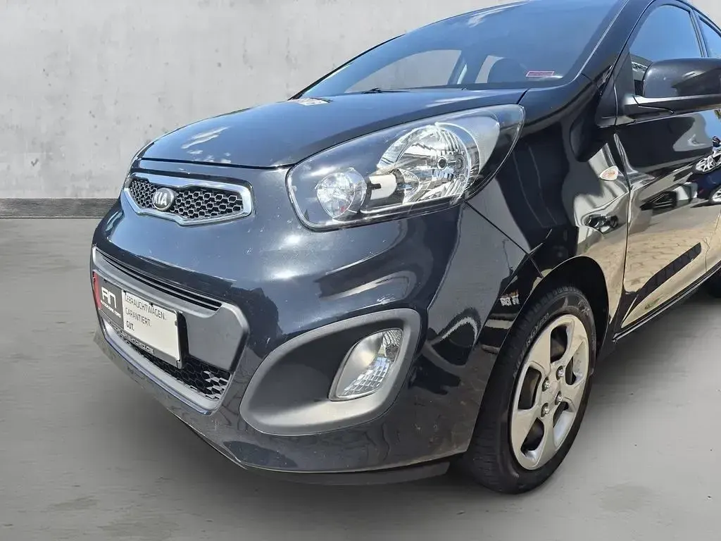 Gebraucht Kia Picanto 69 PS (50 kW) 2013 Schwarz Kleinwagen