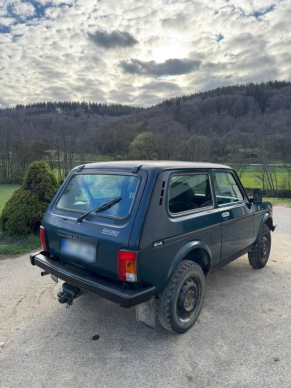 Gebraucht Lada niva 83 PS (61 kW) 2010 Grün SUV