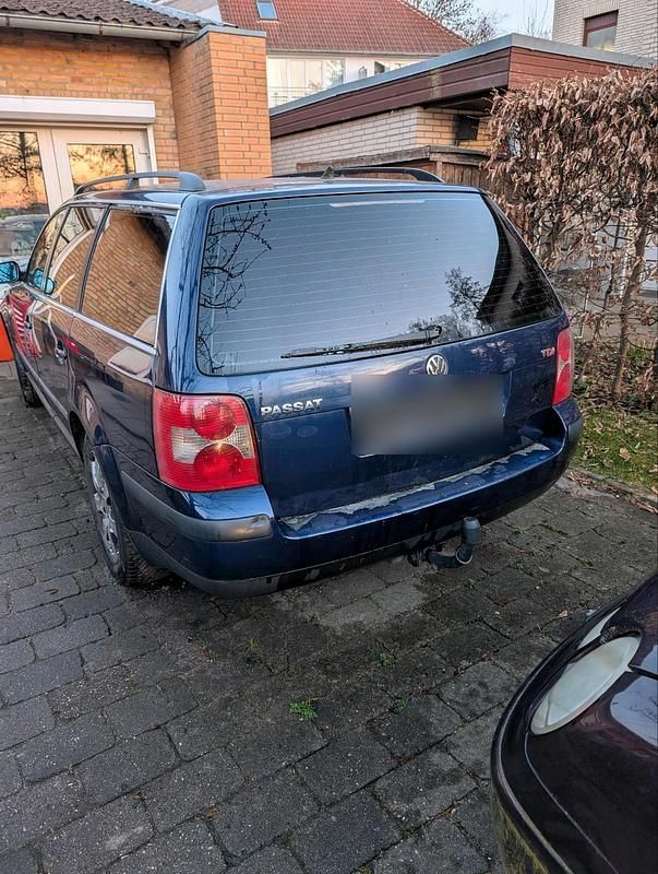 Second-hand VW Passat 105 CP (77 kW) 2001 Albastru Break