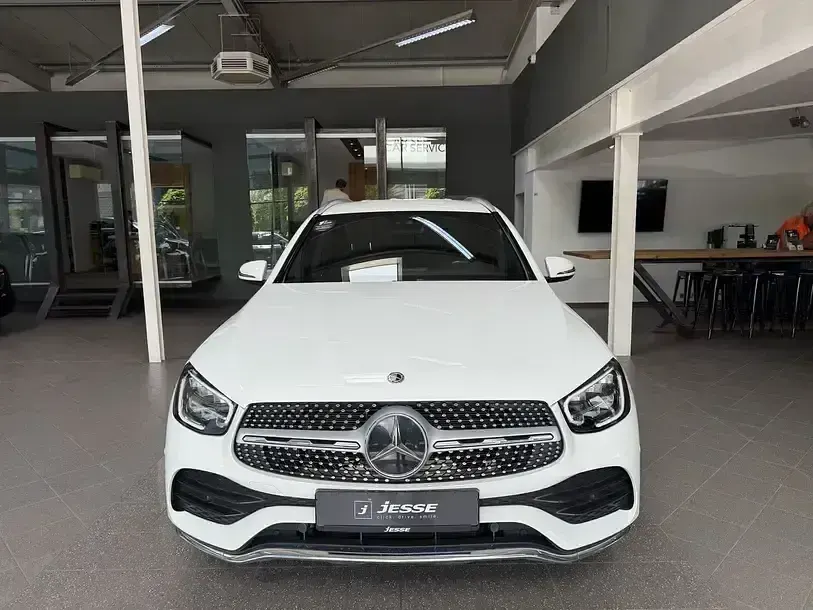 Gebraucht Mercedes GLC200 AMG 197 PS (144 kW) 2020 Polarweiss  unilack SUV
