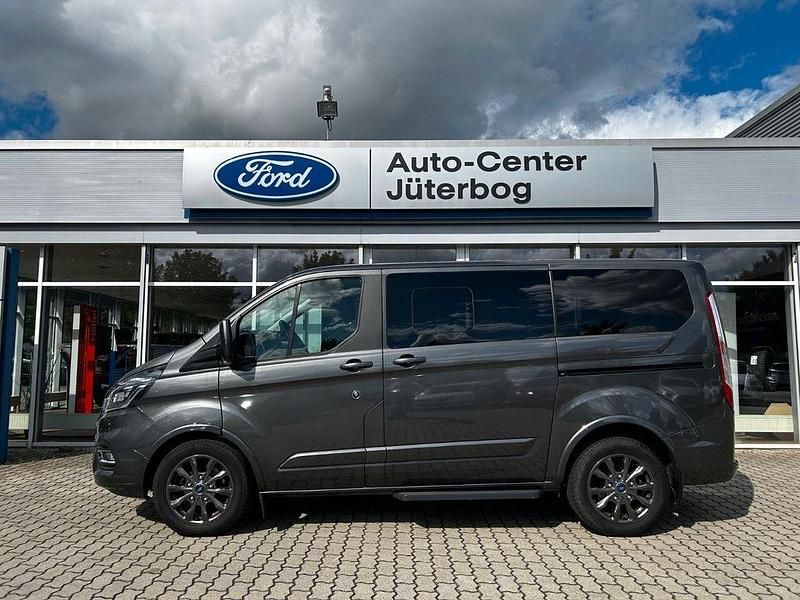 Grau Gebraucht 2019 Ford Tourneo Custom Van / Kleinbus | 29.890 € (Etwas zu teuer) - Bild 1/4
