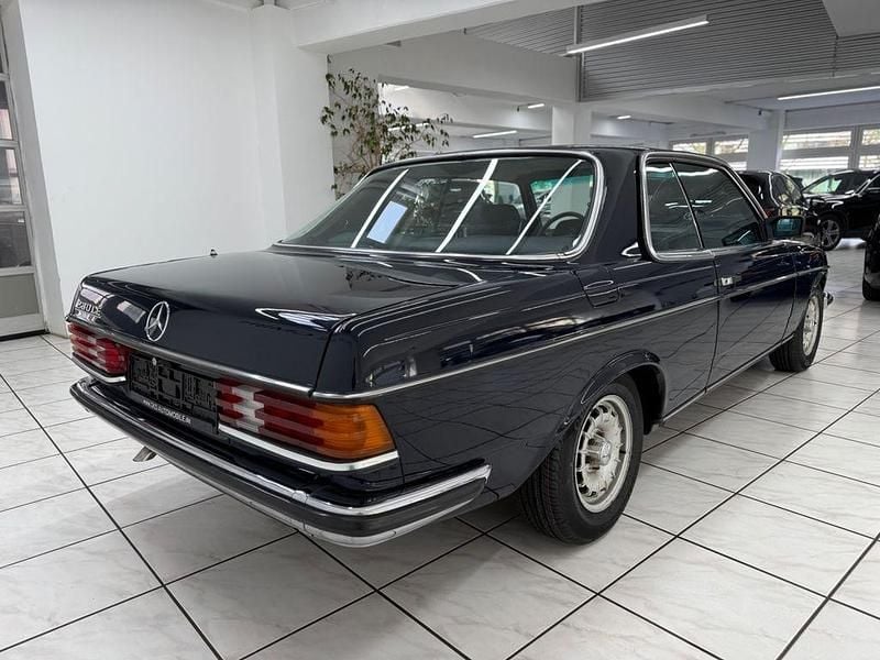 Gebraucht Mercedes 230 131 PS (96 kW) 1982 Blau Coupé