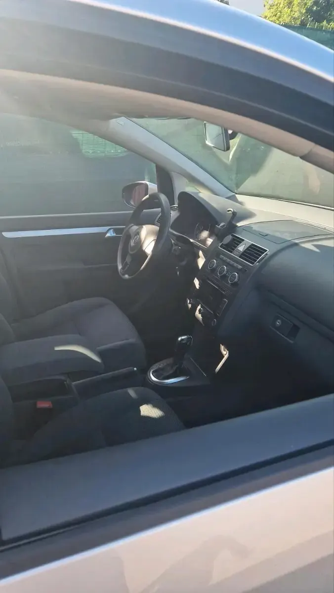 Gebraucht VW Touran 105 PS (77 kW) 2013 Silber Van / Kleinbus