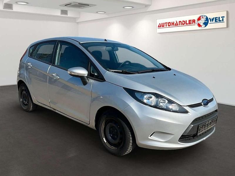 Gebraucht Ford Fiesta Trend 82 PS (60 kW) 2012 Silber Kleinwagen
