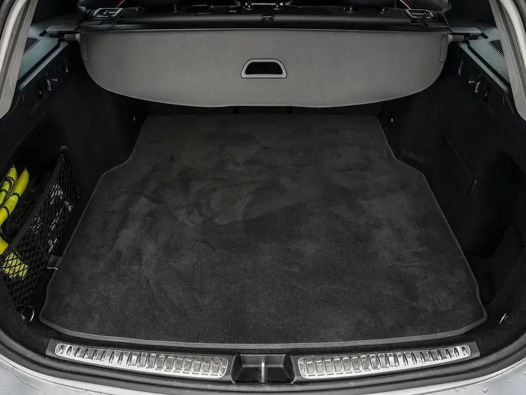 Gebraucht Mercedes C300 AMG line 265 PS (194 kW) 2023 Hightech silber Kombi