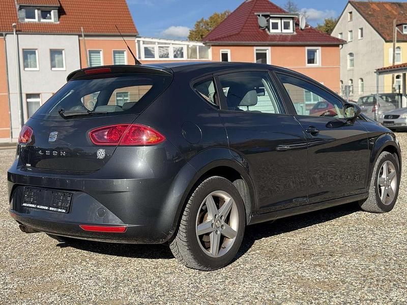 Gebraucht Seat Leon Reference 125 PS (91 kW) 2011 Grau Limousine