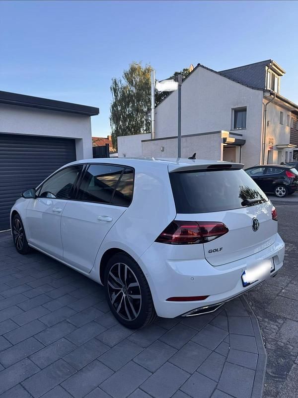 Gebraucht VW Golf VII 150 PS (110 kW) 2019 Weiß Kleinwagen