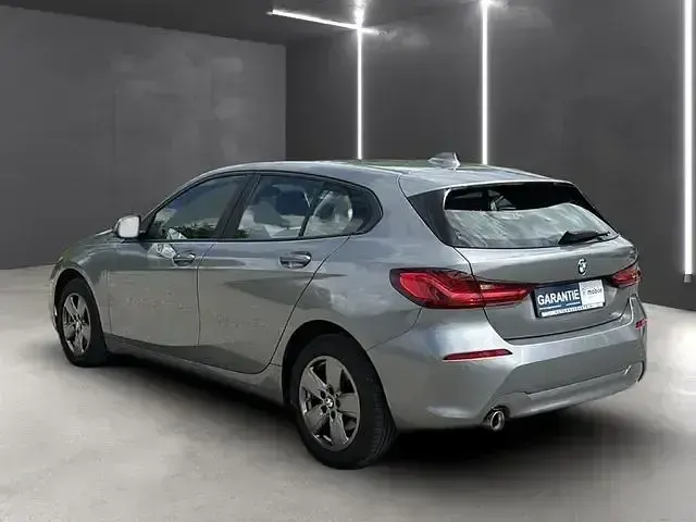 Gebraucht BMW 118 Advantage 136 PS (100 kW) 2023 Skyscraper grau metallic (metallic) Kleinwagen
