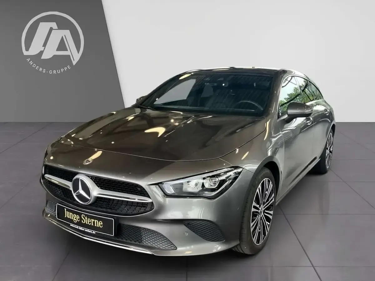 Gebraucht Mercedes CLA200 Progressive 150 PS (110 kW) 2023 Mountaingrau Kombi