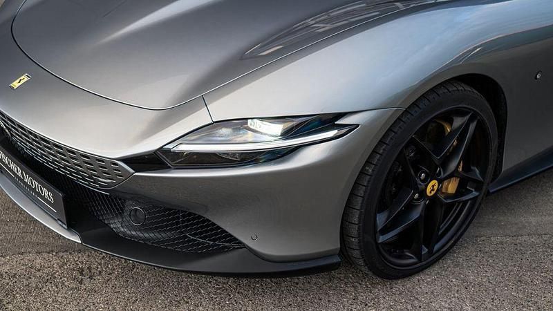 Second-hand Ferrari Roma 620 CP (456 kW) 2025 Gri Cabrio