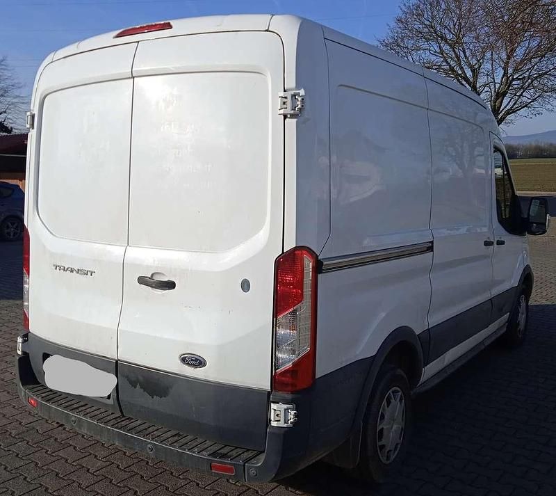 Gebraucht Ford Transit 105 PS (77 kW) 2018 Weiß Van