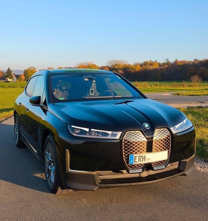 Schwarz Gebraucht 2022 BMW iX SUV | 37.900 € (Guter Preis) - Bild 1/4
