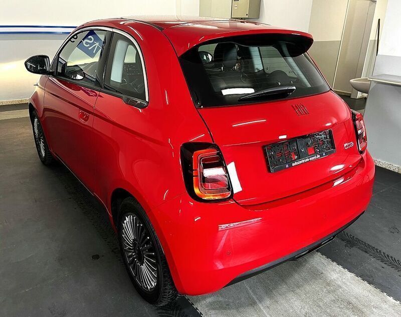 Gebraucht Fiat 500e 69 kW (95 PS) 2024 Rot Kleinwagen
