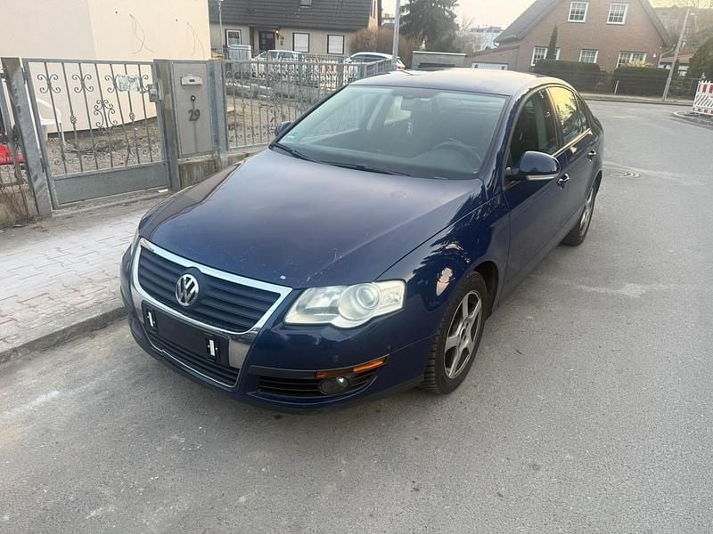 Gebraucht VW Passat 110 PS (80 kW) 2009 Blau Limousine