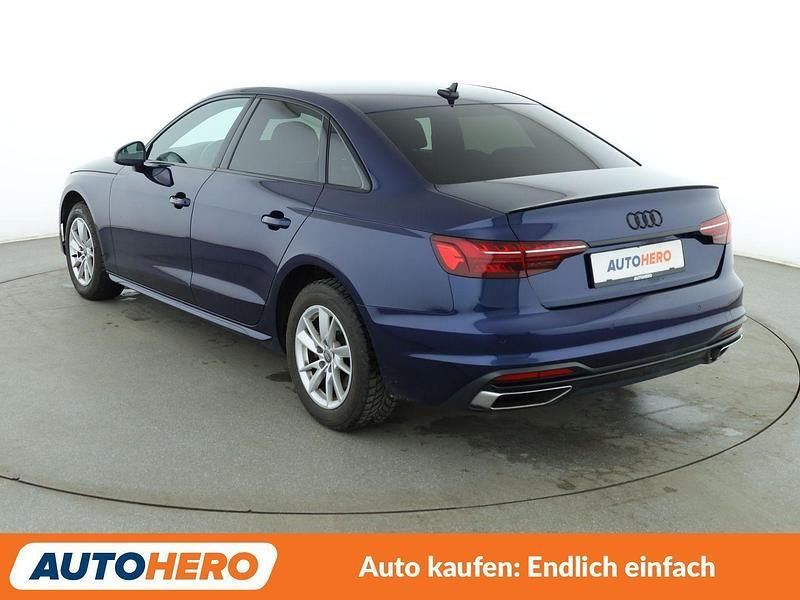Second-hand Audi A4 Advanced 204 CP (150 kW) 2021 Albastru Berlinǎ