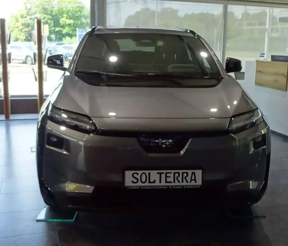 Neu Subaru Solterra Active 252 kW (343 PS) 2026 Precious metal SUV