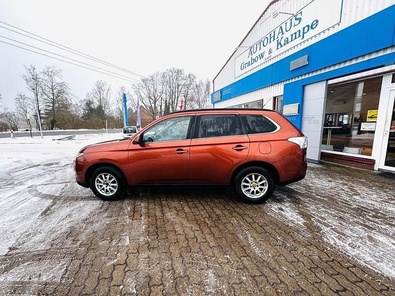 Gebraucht Mitsubishi Outlander Intense 150 PS (110 kW) 2013 Grau SUV