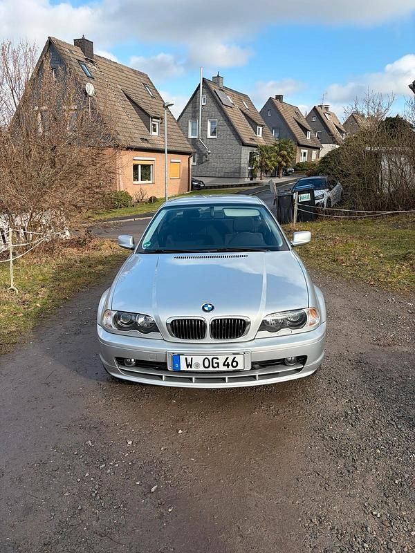 Gebraucht BMW 320 150 PS (110 kW) 1999 Silber Coupé
