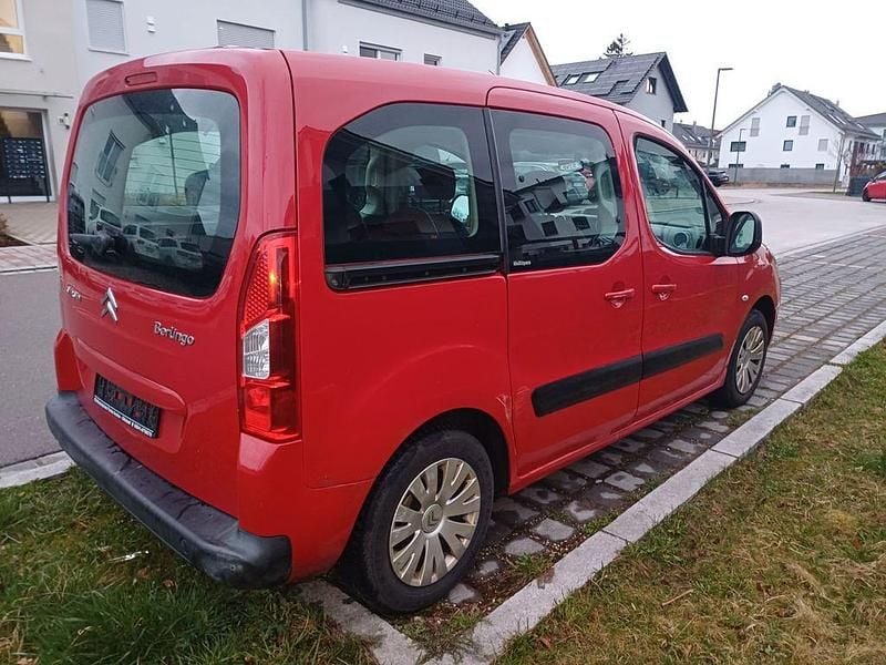 Gebraucht Citroën Berlingo 109 PS (80 kW) 2009 Rot Van / Kleinbus