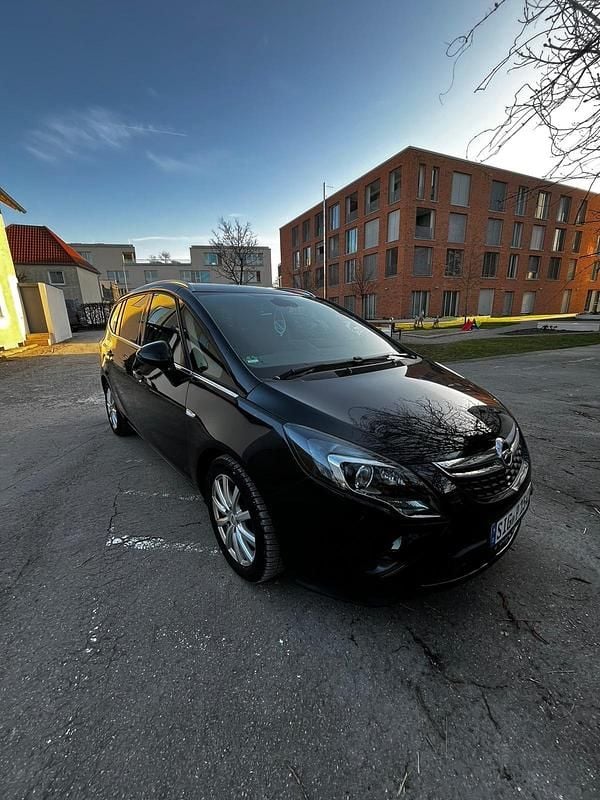 Gebraucht Opel Zafira 170 PS (125 kW) 2016 Schwarz Van / Kleinbus