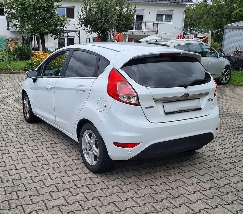 Gebraucht Ford Fiesta SYNC Edition 101 PS (74 kW) 2013 Weiß Kleinwagen