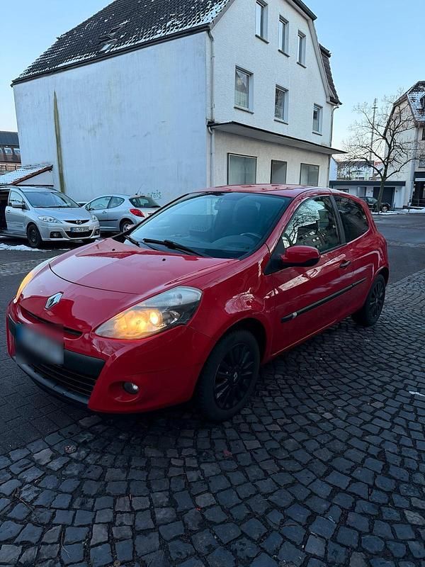 Rot Gebraucht 2009 Renault Clio III Kleinwagen | 2.100 € (Fairer Preis) - Bild 1/4